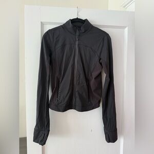Lululemon Lightweight UVP Run Jacket in size 6